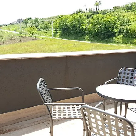 بيت للعطل Art House *